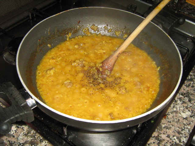 garnir le risotto avec du poivre